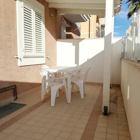 Casa Vacanze Con Corte, 150 Casa Vacanze بيت للعطل