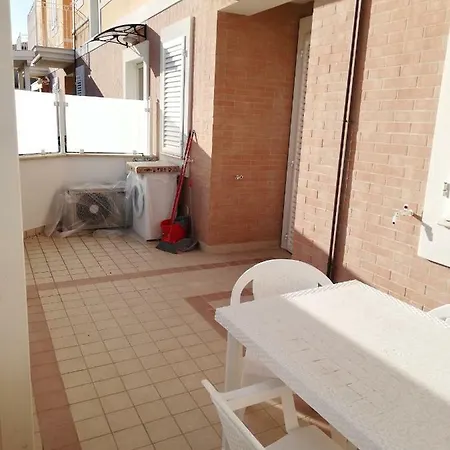 Casa Vacanze Con Corte, 150 Casa Vacanze بيت للعطل